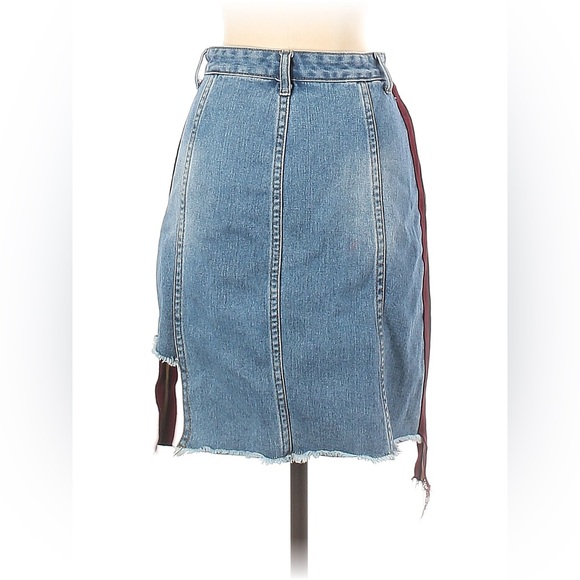 Asymmetrical Distressed Denim Skirt (M) - Picture 2 of 9
